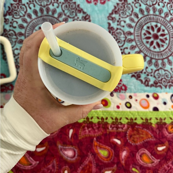 Stanley Bright Yellow 40 ox - Picture 2 of 4